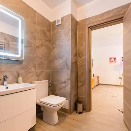 Luxury In Cu Piscina Interioara Sauna Gym Jacuzzi Langa Plaja Năvodari